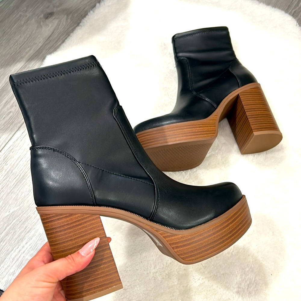 Wooden platform boots size 8 - Picture 2 of 6